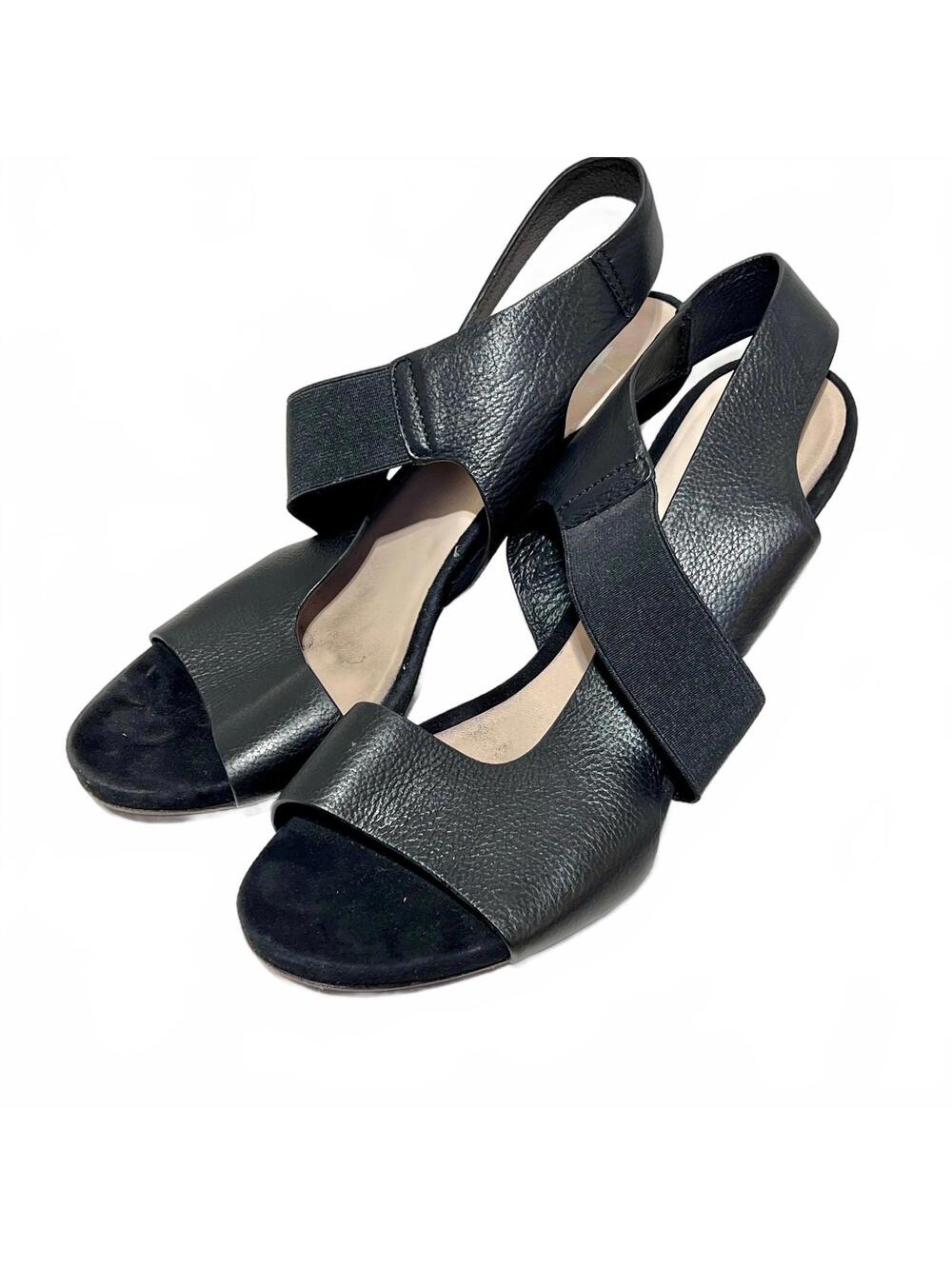 Aquatalia Size 8 Black Pebbled Leather Slingback Heel Sandals, Made in Italy